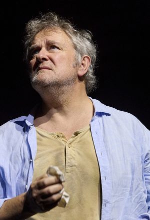 Hugh Bonneville Talks ‘Downton Abbey,’ ‘Paddington,’ and ‘Vanya’